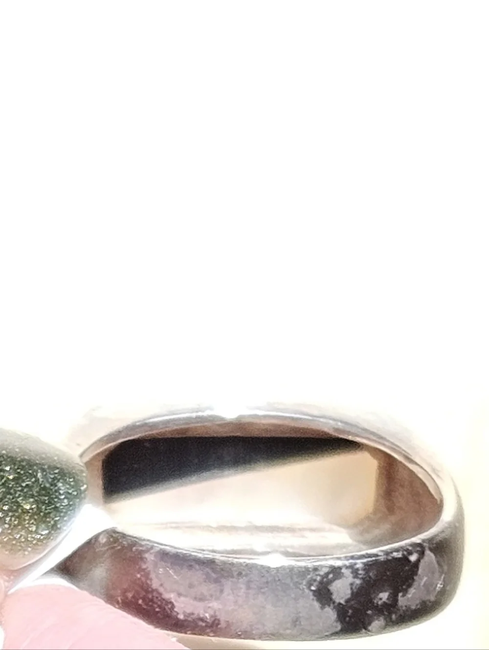 Silver Onyx And Mother Of Pearl Eing Size 8.5